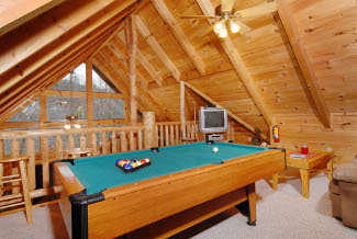 Pigeon Forge Cabin with Pool Table